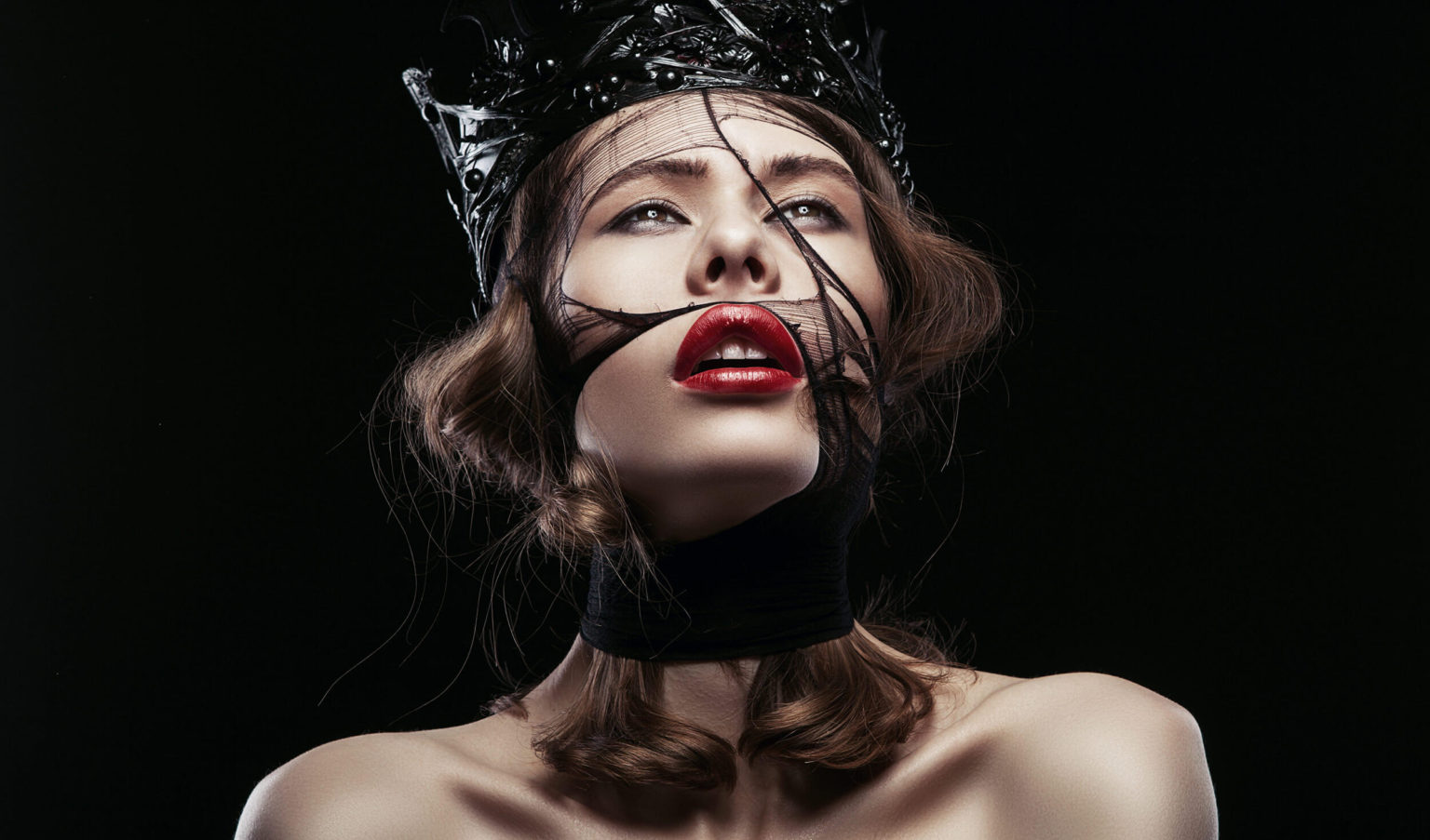 ‘Spider’ night club ads